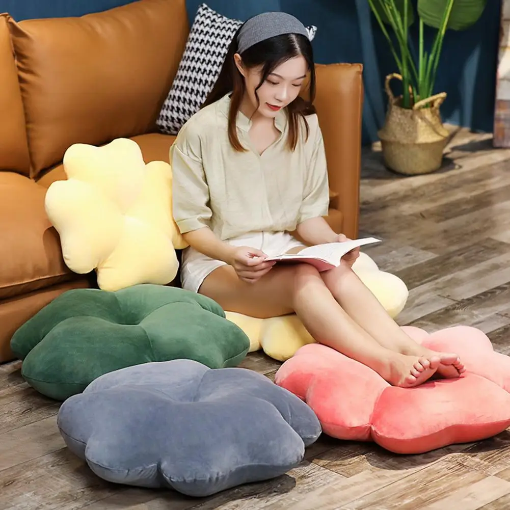 Ornamental Four-Leaf Clover Plush Pillow Wide Use Throw Pillow Ultra Soft Plush Seat Cushion Household Accessory 5
