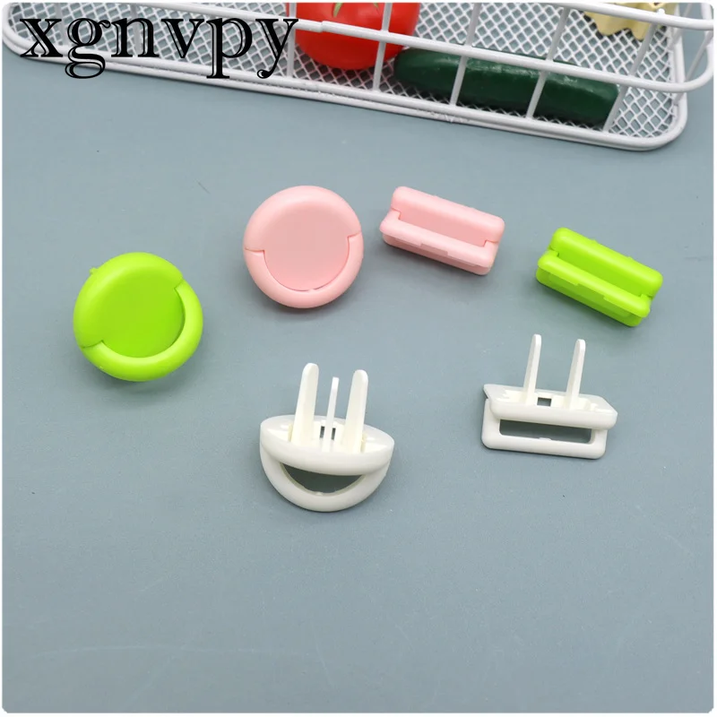 xgnvpy 5 PCS Power Outlet Safety Cover Guards for Baby Kids Child Protection Anti-Shock Rotate Plug Protectors Safe to Use