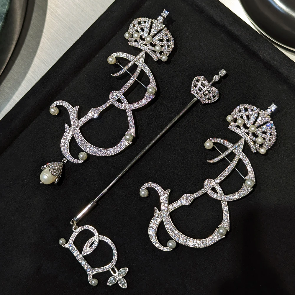 

Amorita boutique Natural Pearl Zircon Letter B Top Quality Brooch