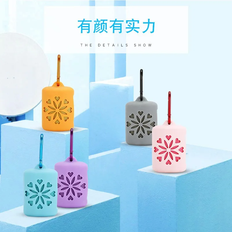 Quick Drying Cooling Microfiber Towel Instant Cooling Relief Sports Portable Yoga Gym Pilates Running Travel Towel Silicone Bag