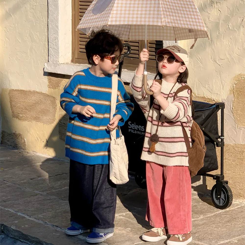 

Свитер детский в полоску, с круглым вырезом и длинным рукавом