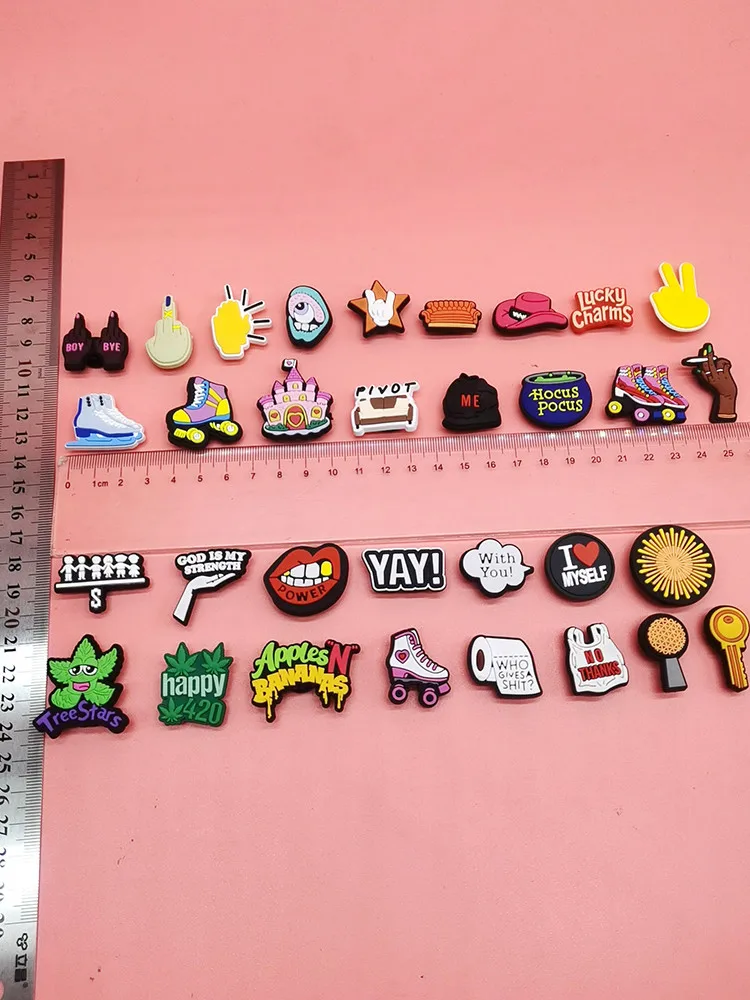 Design Roller Skates Shoe Charms PVC Buckle Decor Funny Adult Kids Garden Shoes Accessories Clog Shoes Decorations Party Gifts