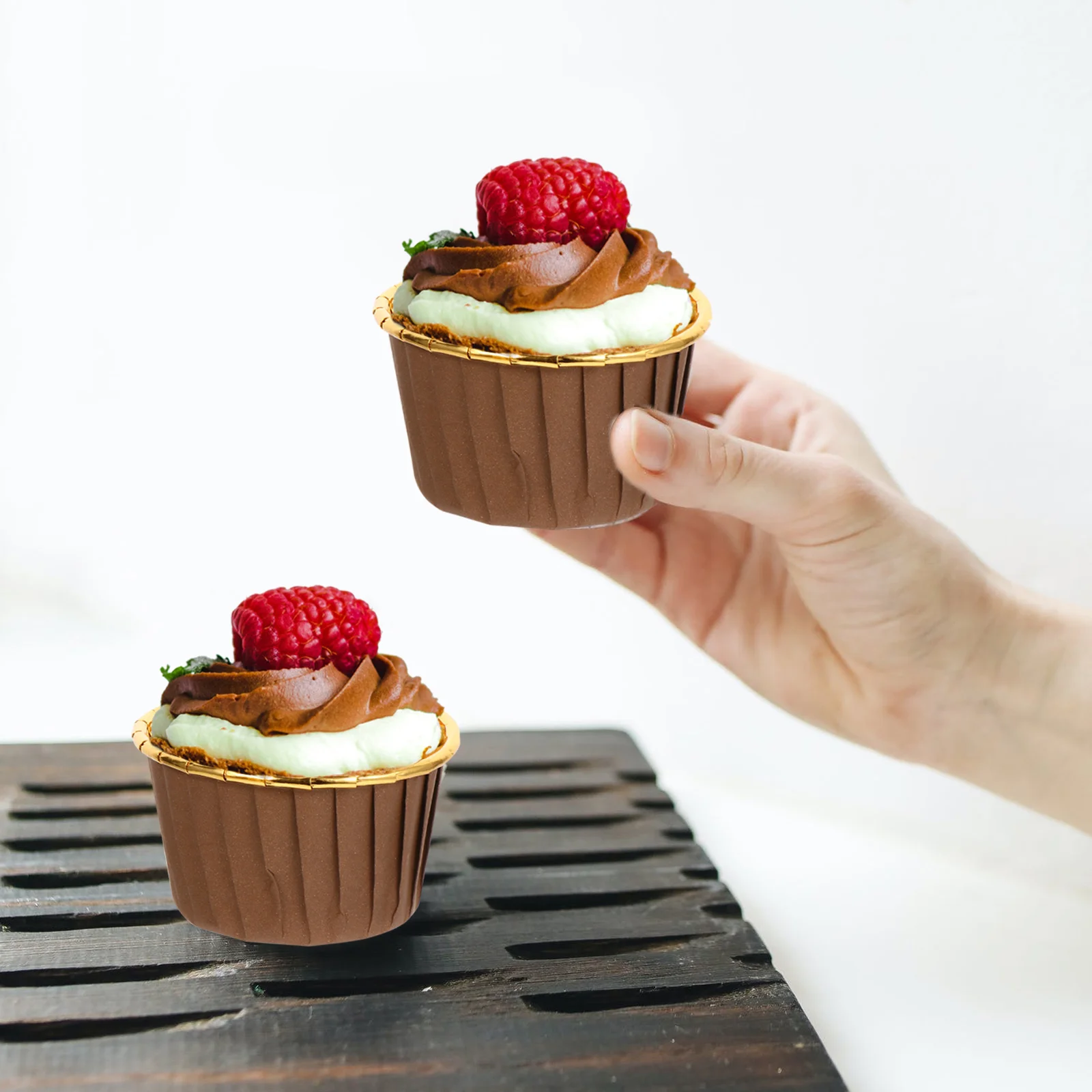 

Healvian Brown Cupcake Liners 100Pcs Foil Cupcake Liners Dome Lids Disposable Muffin Tin Cupcake Cups Individual Bakery