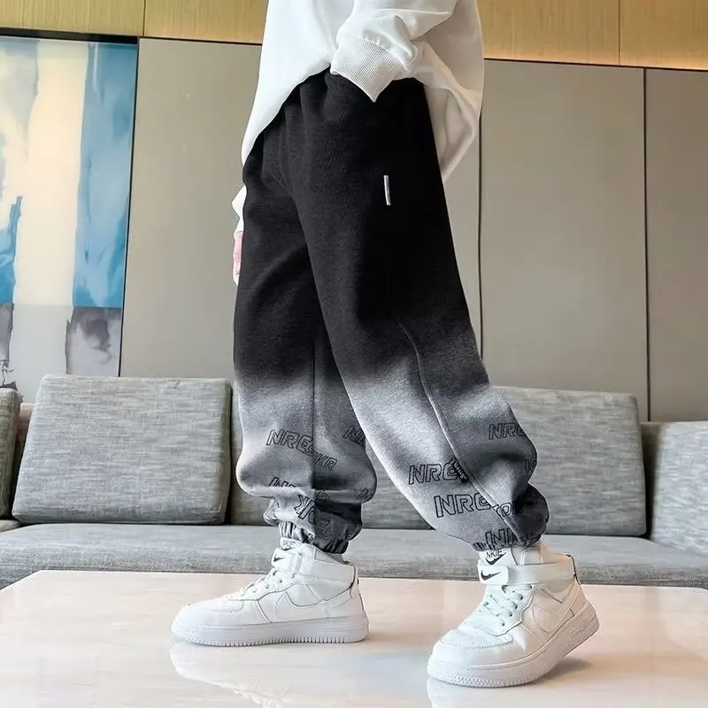 מכנסיים חדשים ילדים