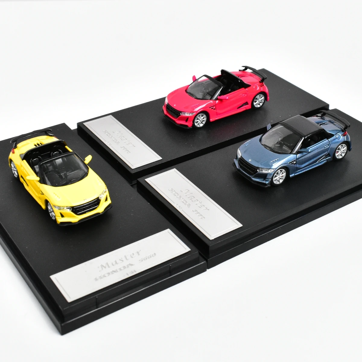 

Модель автомобиля под давлением Master 1:64 S660 mugen
