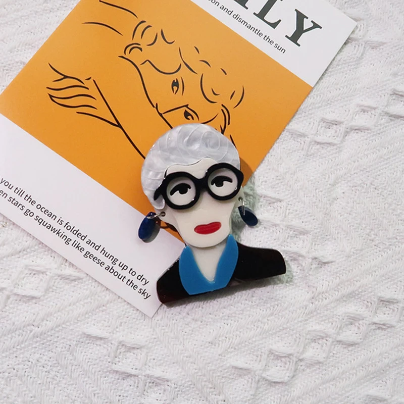 YAOLOGE 2025 New Arrival White Haired Glasses Old Lady Brooch