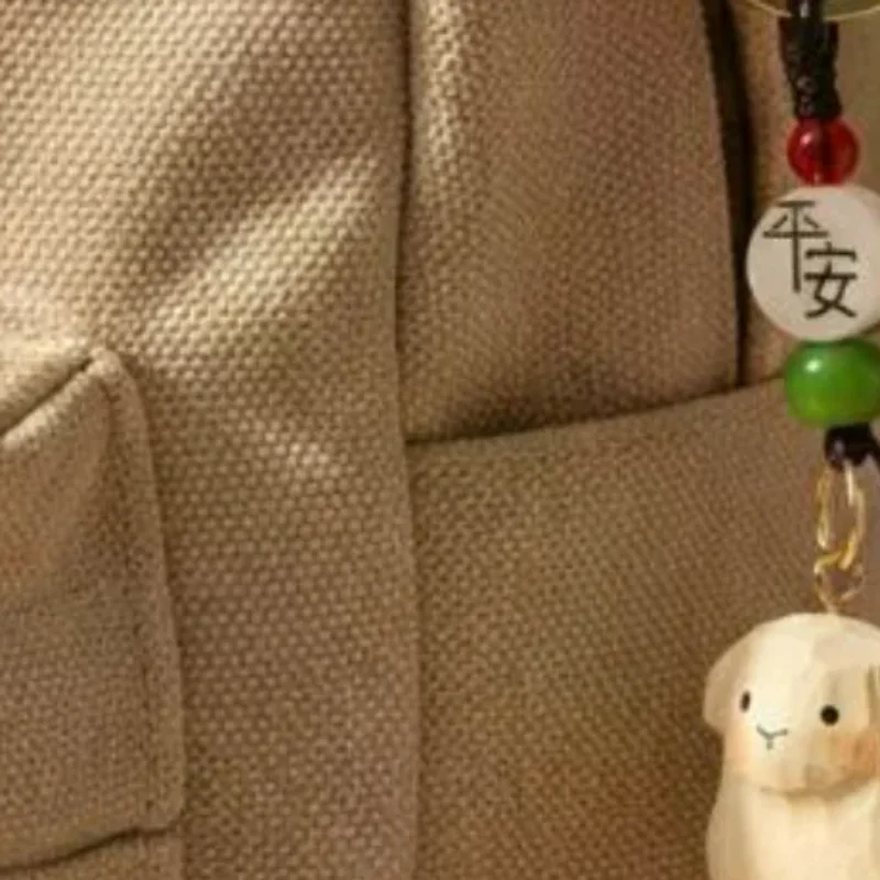 Handgeschnitzter Holzlamm-Schlüsselanhänger, Niedlicher Exquisiter Taschenanhänger, Kreatives Hängeornament, Einzigartiges Geschenk, Schreibtisch- und Wohndekoration