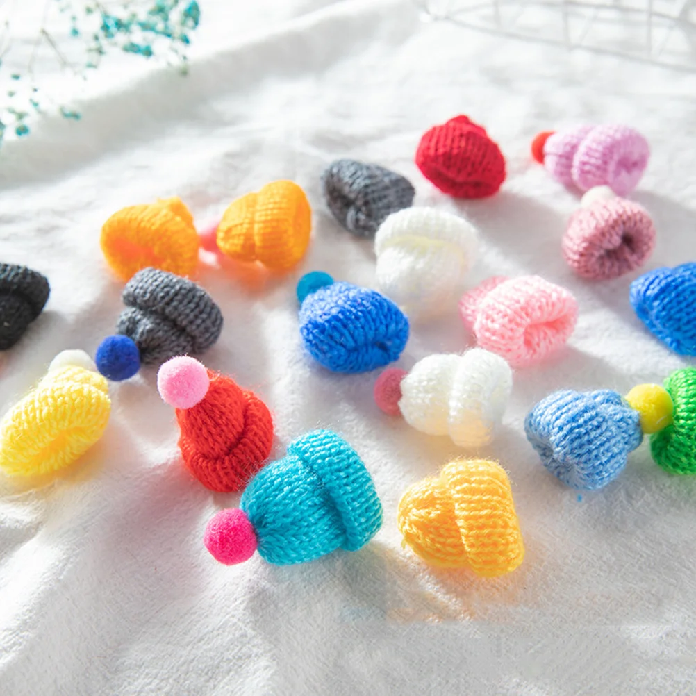 10pcs Woolen Yarn Knitting Hats Mini Christmas Hats Crochet Santa Wine Bottle Dolls Snowman Pompon Random Color knitted caps