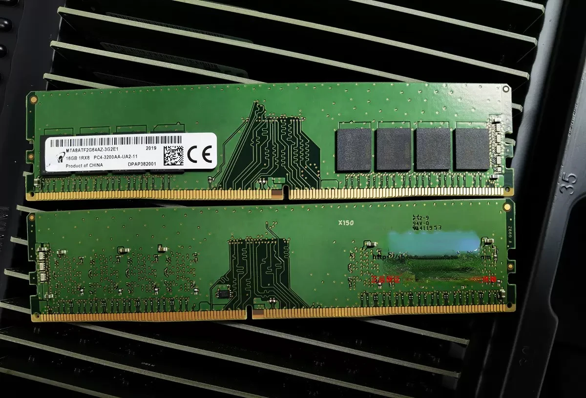 Barrette Mémoire RAM Asint 4 Go DDR3 PC3-12800 (1600 MHz) - DIMM 240 Pins - Occasion