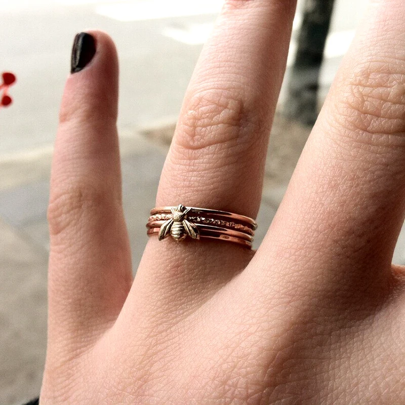 14K Gold gefüllter Bienen-Stapelring, Boho-Goldschmuck, minimalistischer Knöchelring, goldene Accessoires, Ringe für Frauen – Detail 15