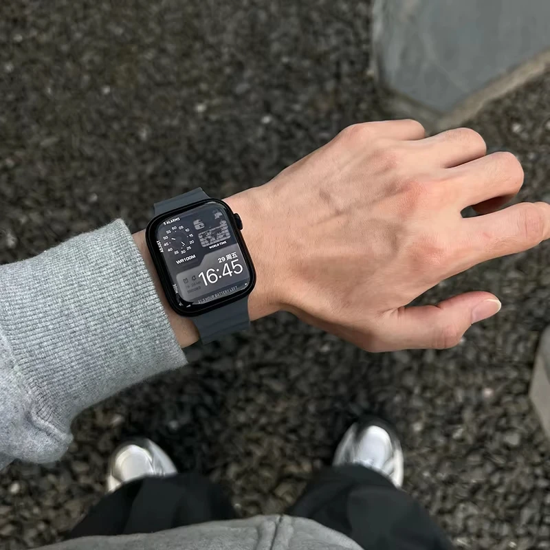 รูปสินค้า สร้อยข้อมือกีฬาซิลิโคนแม่เหล็กสำหรับ Apple Watch