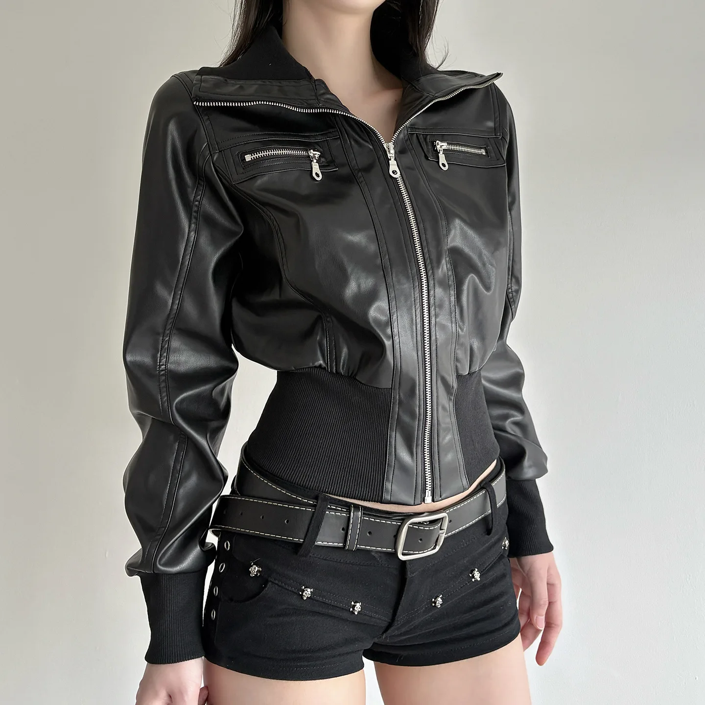 Short Fit-waist PU Jacket in Spring Autumn Motorcycle Style Retro Style Spliced Versatile Outerwear for Fashion-forward Women