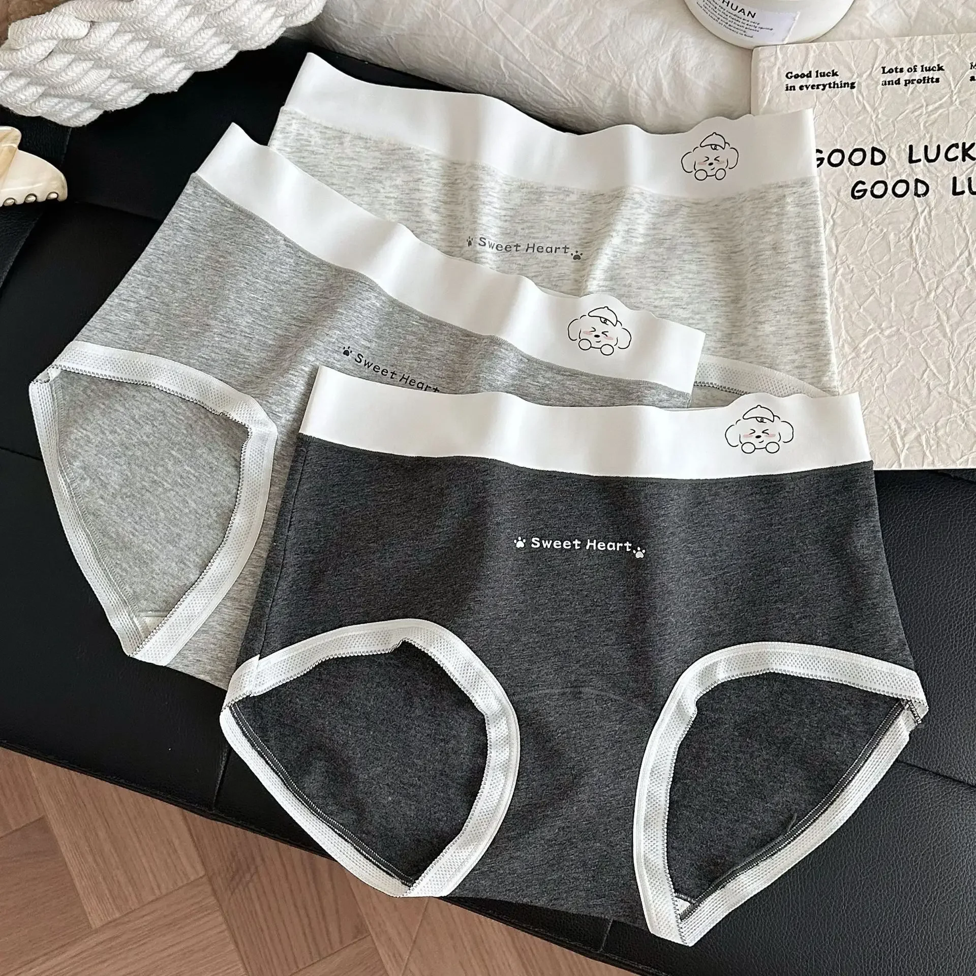 ملابس داخلية نسائية من القطن والحرير سراويل مثلثة مريحة متوسطة الخصر طويلة من القطن المخملي مضادة للبكتيريا وغير قابلة للركوب