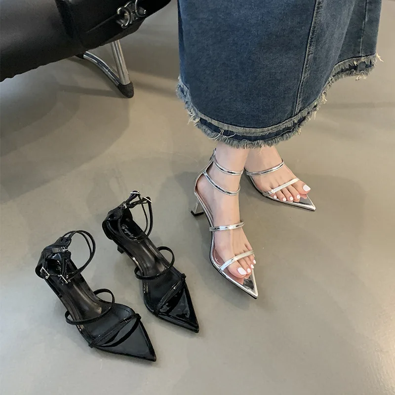 

Шлепанцы женские на низком каблуке, сандалии с острым носком, резина, летние тапочки, тонкая Гавайская обувь, бежевые, 2024