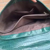 Crocodile pattern PU leather handbag, large capacity crossbody bag, flip top laptop handbag - Image 6