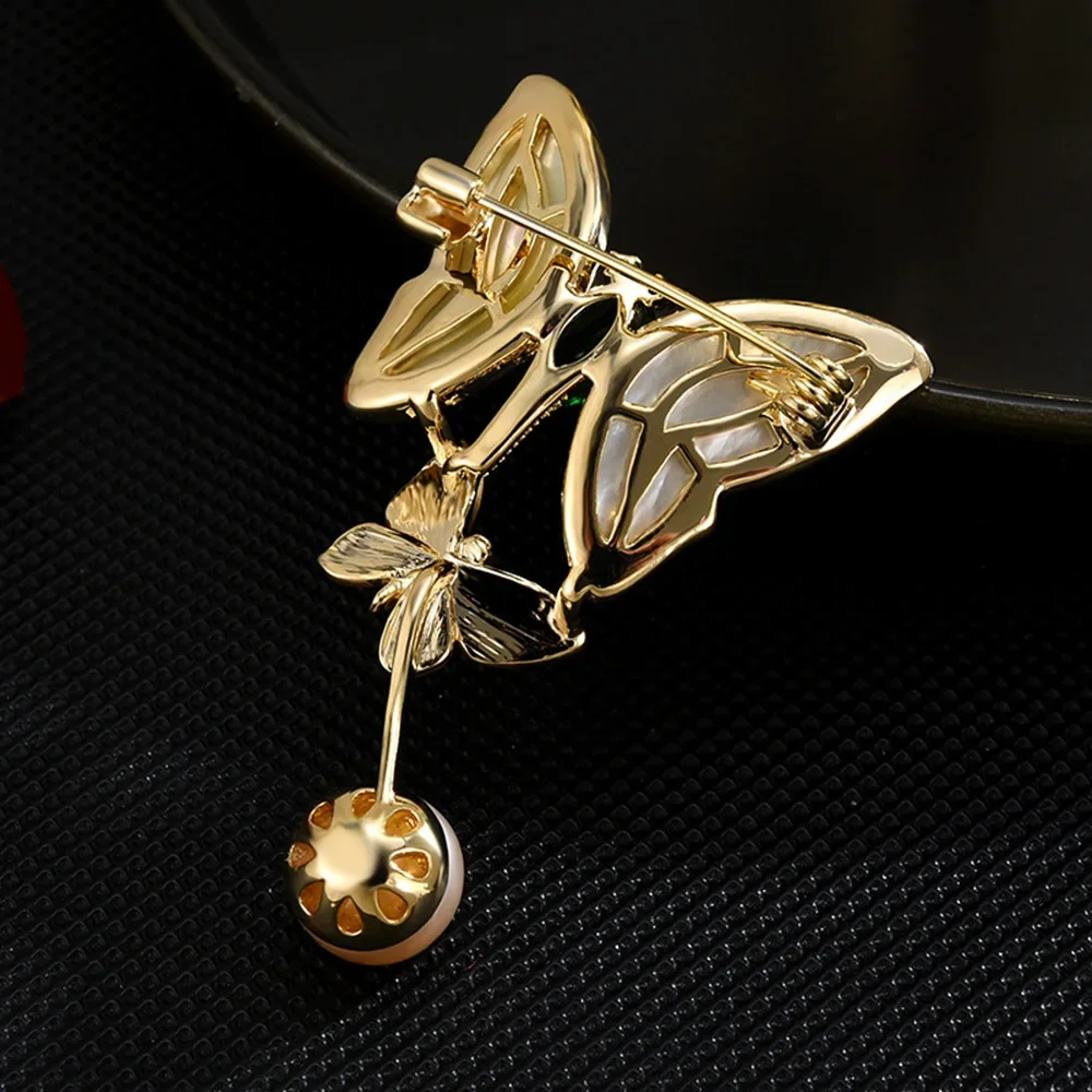 Elegant Pearl Butterfly Brooch for Women Luxurious Zircon Insect Brooches Corsage Clothing Accessories Banquet Jewelry Gifts