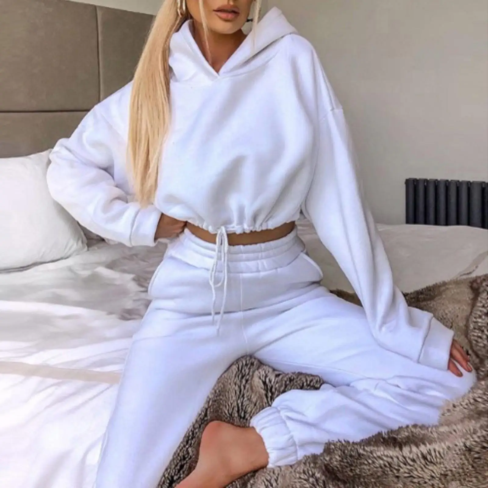 New women's two-piece hoodie sportswear set with exposed navel hoodie and jogging pants sportswear casual jogging set