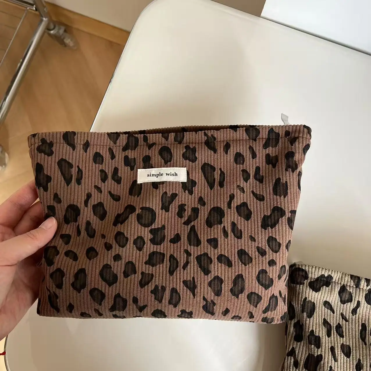 Corduroy Retro Leopard Pattern Makeup Bag Lipstick Cosmetic Organizer Zipper Bag Travel Washing and Storage Bag for Women 5