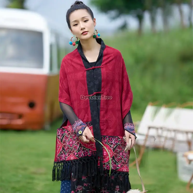 

2023 the new chinese national style applique embroidered pocket design handmade disc buckle double wear women retro coat t001