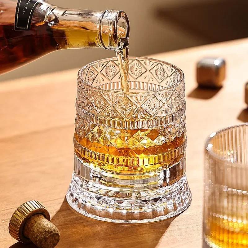 European Crystal-Cut Rotating Decanter & Whiskey Glass Set, Luxury Barware with Creative Design, Elegant Home Gift