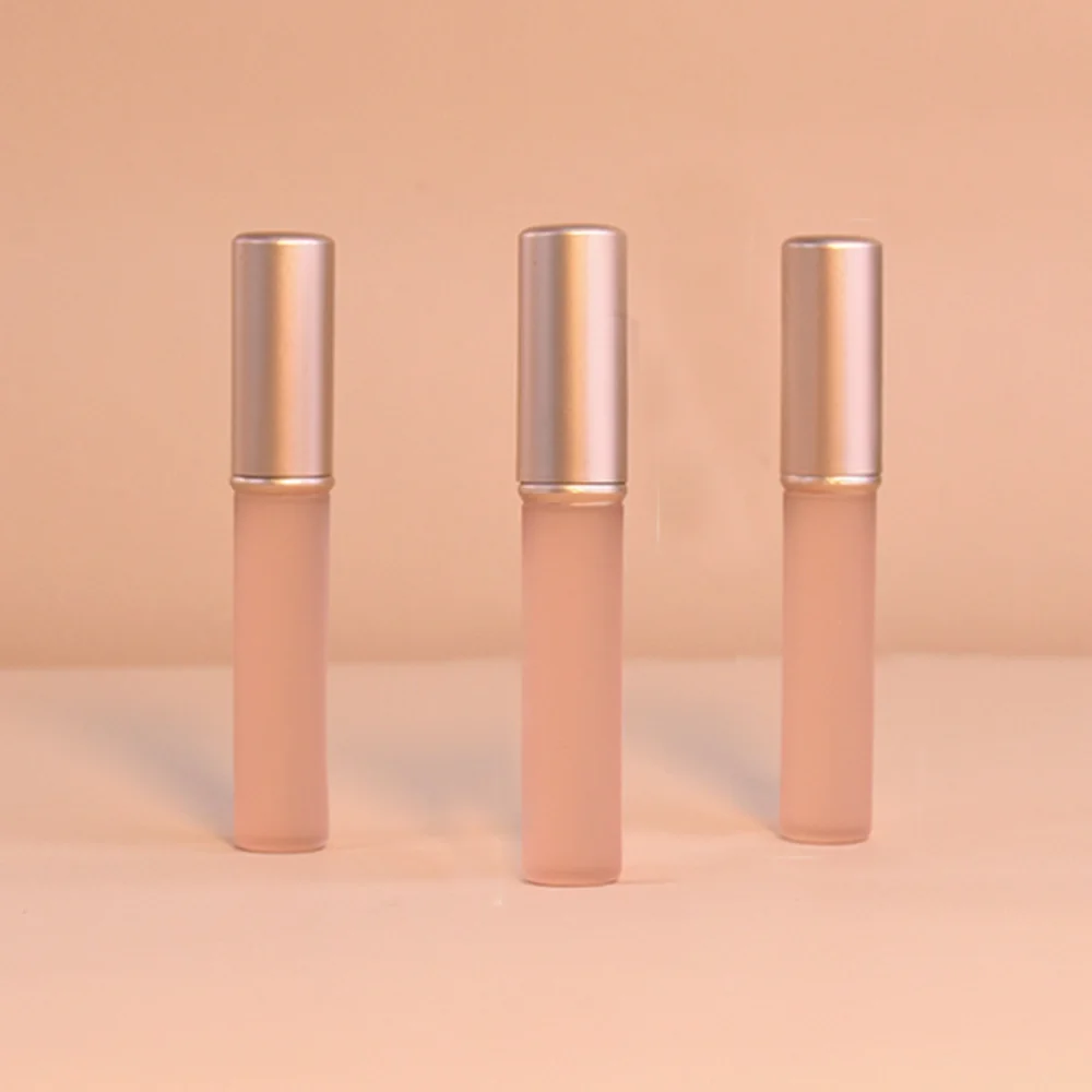 

Silicone Round Head Lip Brush Multi Functional with Protect Cap Fingertips Brush Dustproof Smooth Lipstick Smudge Brush