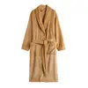 2025 Robe en flanelle pour femmes, peignoir épais et chaud en polaire avec poches, chemise de nuit longue en peluche douce pour l'hiver, vêtements de nuit