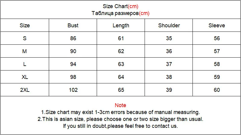Chemisier élégant vert foncé à col rabattu et manches longues.