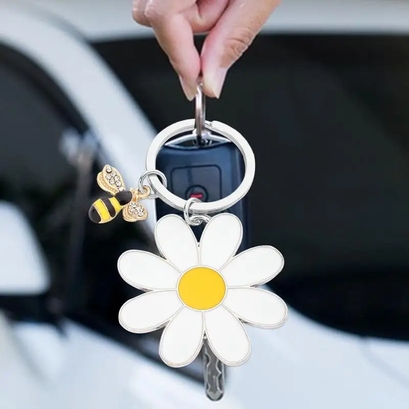 Cute White Daisy Keychain Enamel Crystal Bee Metal Keychains Pendant Purse Bag Decoration Women Girls Flower Charm Accessories 4