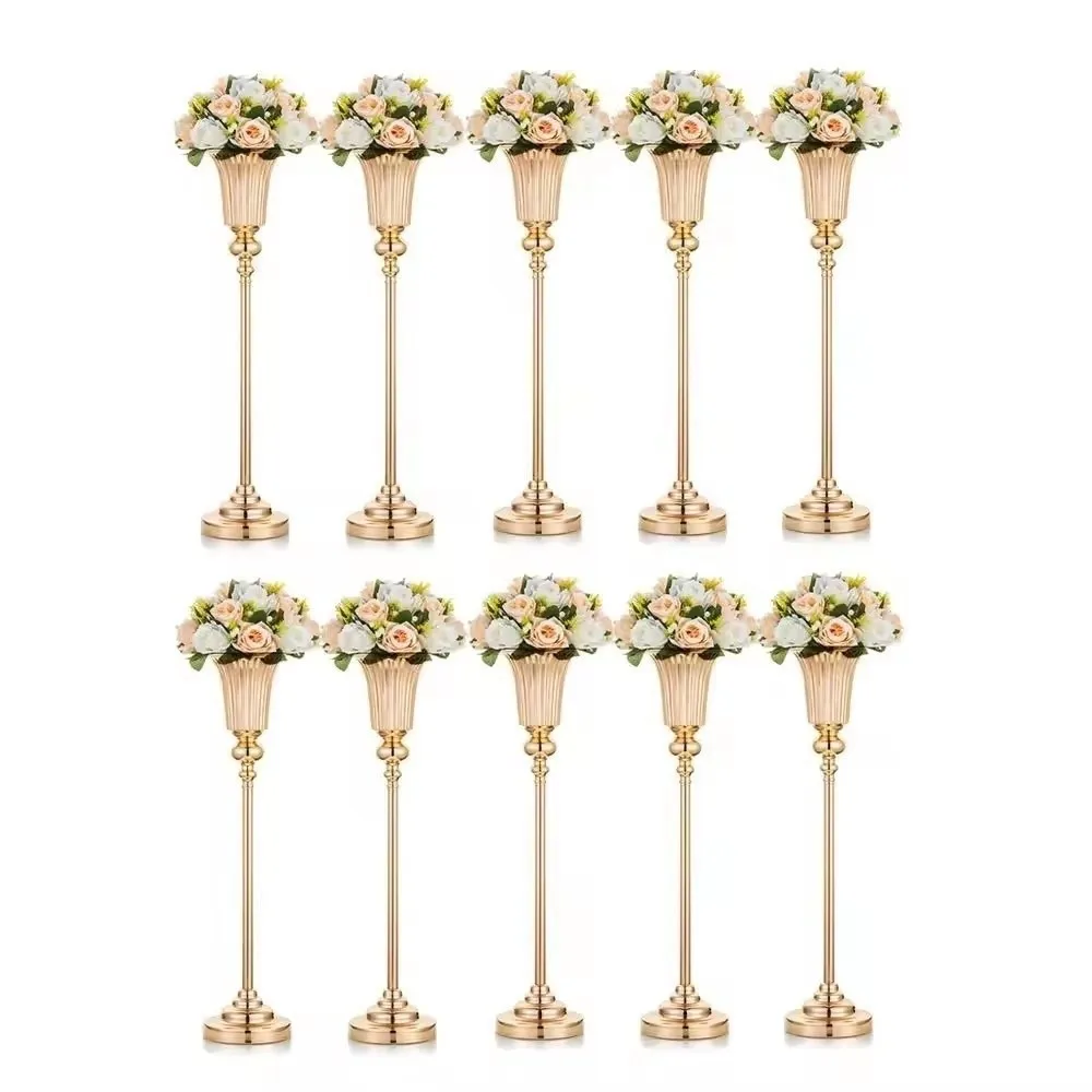 Decorative details of Golden Flower Vase