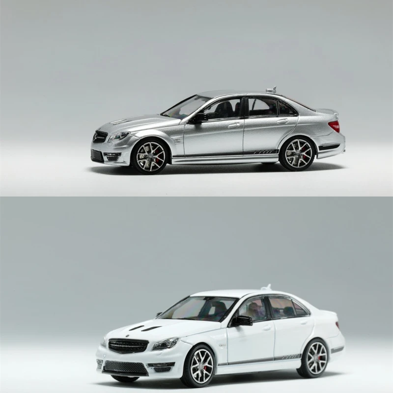 ** Pre-Order ** Kingmodel 1:64 C 63 Editie 507 W204 Wit/Zilver Diecast Model Auto