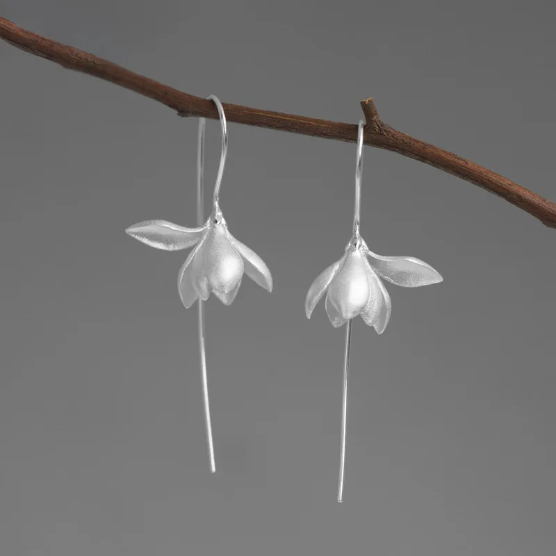 

Sterling silver literary style new Chinese three-dimensional magnolia flowers China Jiangnan temperament long earrings