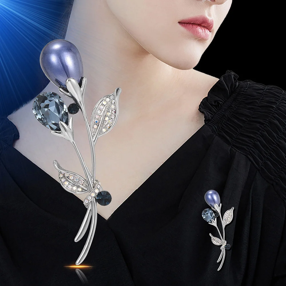 

Pretty Blue Zircon Pearl Flower Lapel Pins Women Girls Dress Corsage Luxury Party Bag Backpack Coat Jewelry