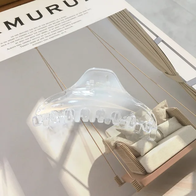 2022 New Claw Clip for Women Tough Colorful Plastic Hair Claw Large Size Hair Clamps Claw Clip Crab Chic Hair Accessories Gift 0240-1-9cm