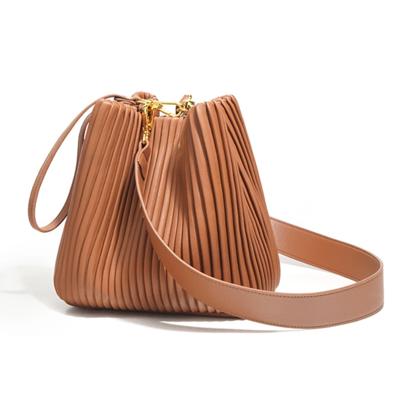 

Ruched Bucket Bags for Women Luxury Designer Handbags Fashion Casual Shoulder Crossbody Bag with Wide Straps Cowhide Leather