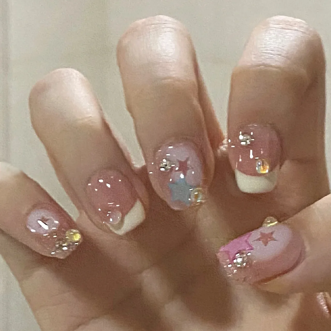 

24pcs/ box Short Wearing Reusable False Stars Nails Full Cover French Korean Manicuree Rhinestone Shiny Artificial Fake Nails