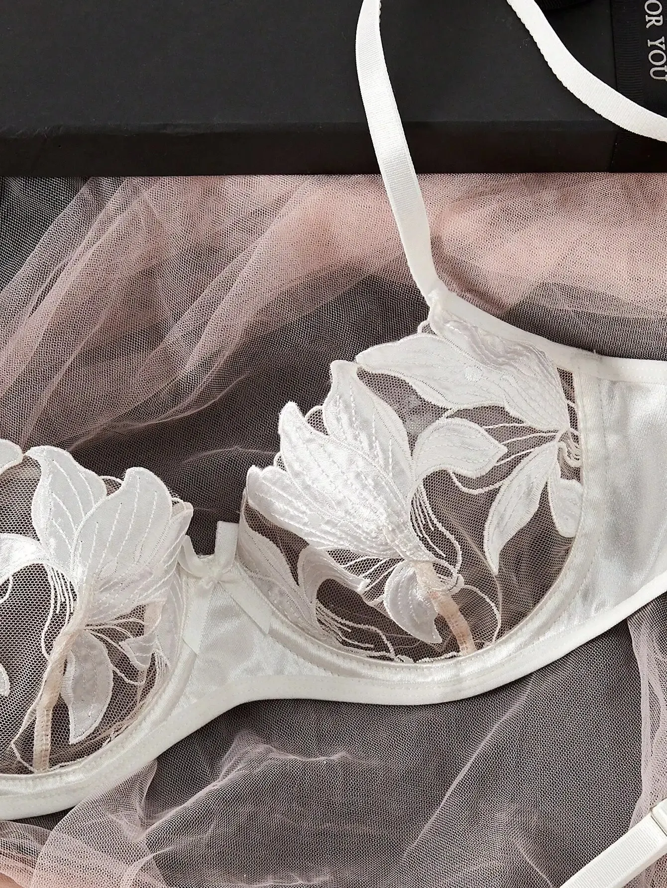 women lingerie set transparent floral two pieces lace ultrathin bra briefs set for ladies