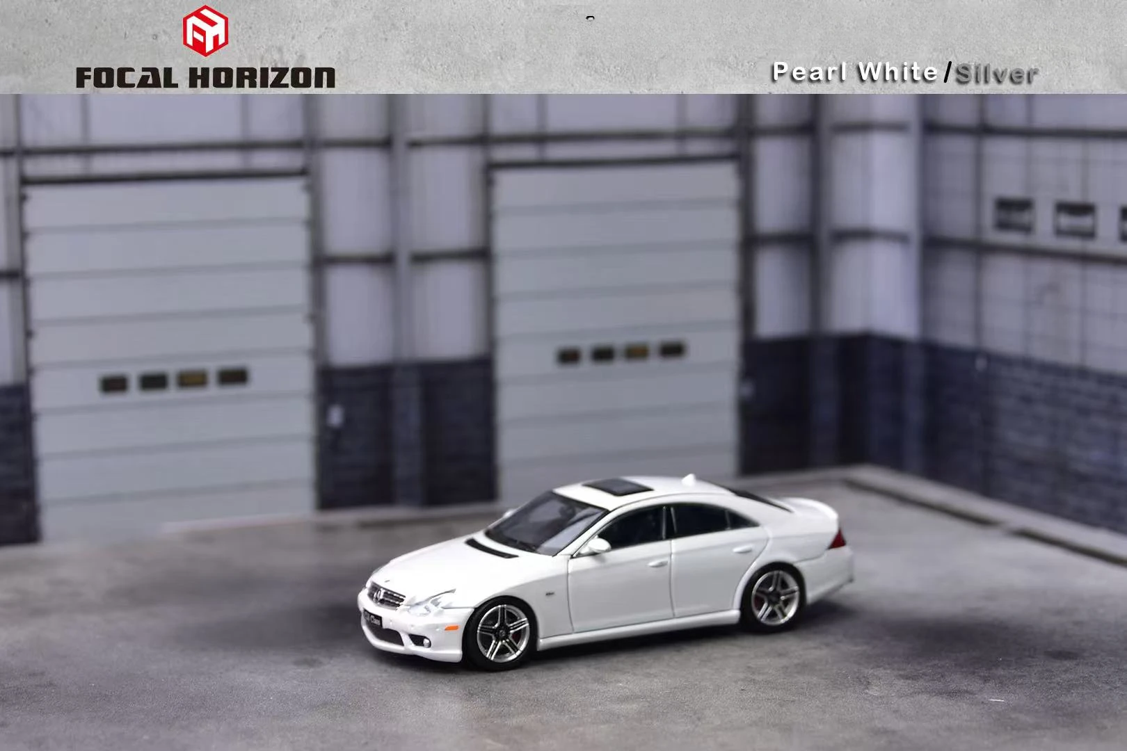 **Pre-order **Focal Horizon FH 1:64 CLS 63 Mk1 C219 Silver/White Diecast Model Car 5