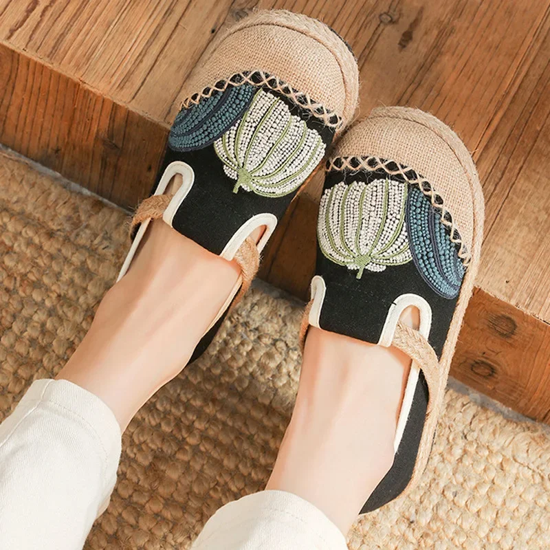 

Лоферы женские с вышивкой ручной работы, удобные туфли на толстой нескользящей подошве, без застежки, с закрытым носком, с круглым носком, на весну-осень