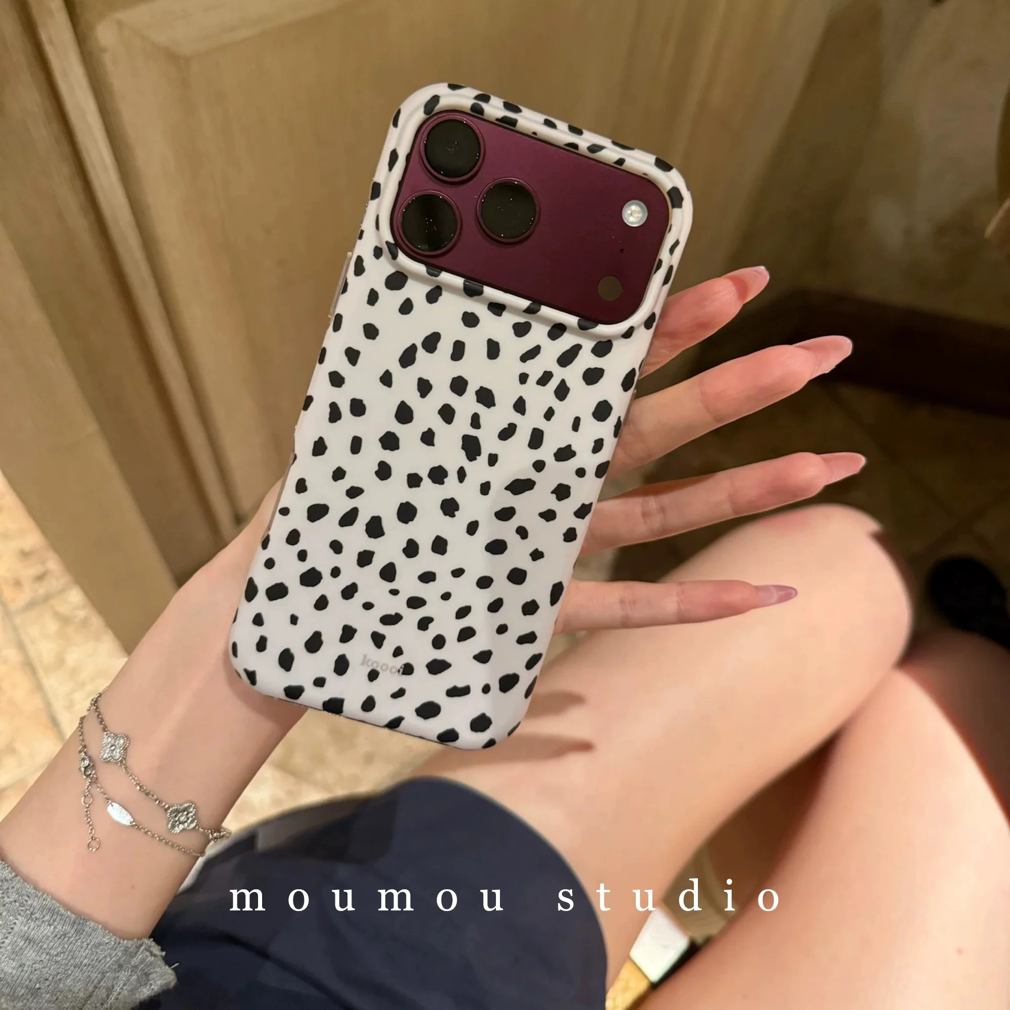 Black and White Leopard Print Shockproof Silicone Phone Case