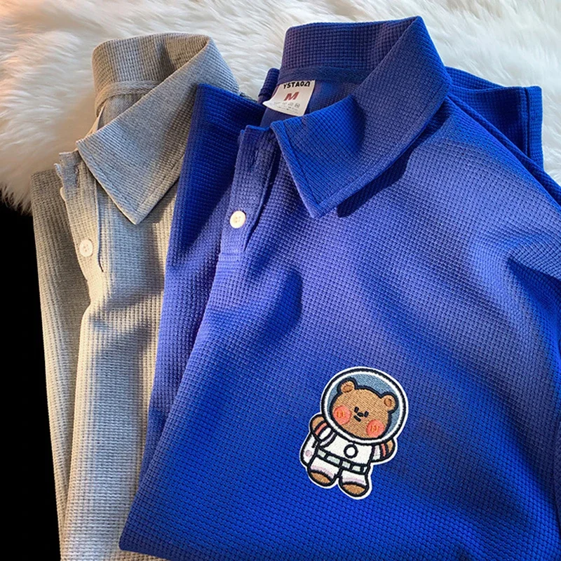 ★送料・関税込★AQOstudiospace★AQO BEAR WAFFLE POLO TEE★ Summer Men Bear Embroidered Polo shirt Casual Short-sleeved