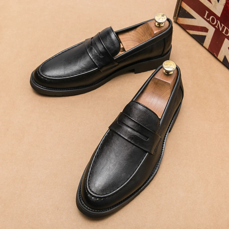 Spring And Autumn Men'S Casual Loafers Soft Sole Pointed Moccasin High Quality Slip-On Men'S Shoes Black Driving Business Shoes