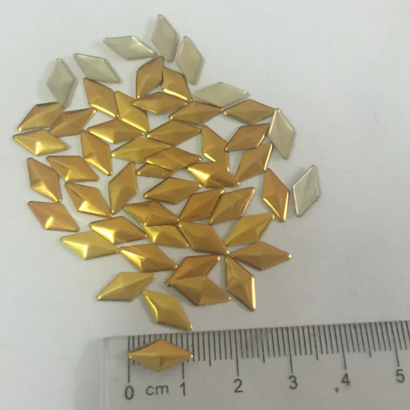 200pcs 6*12mm 골드 마름모/마름모 모양 핫 픽스 스터드 Rhinestuds FlatBack 열전달 펑크 록 스파이크 DIY에 플랫 백 아이언