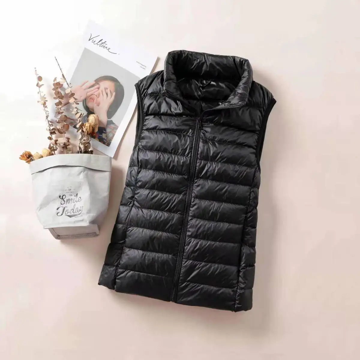New 2024 Women Women Ultra Light Down Vests Slim Sleeveless Jacket Portable Girl Lightweight Windproof Waistcoat 3