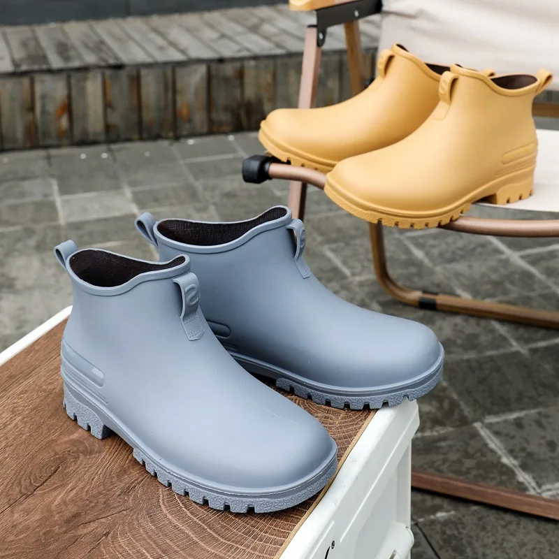 

Fashion Woman Rain Shoes Waterproof Non-slip Rubber Boots Ladies Casual Slip-on Flats Rainboots Female Insulated Garden Galoshes