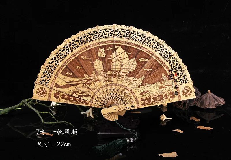 Golden Nanmu geschnitzter Faltfächer, Mahagoni-Hohl, kreativer Bastelfächer mit Geschenkbox, klassischer chinesischer Fächer, Fotografie-Requisiten – Detail 12