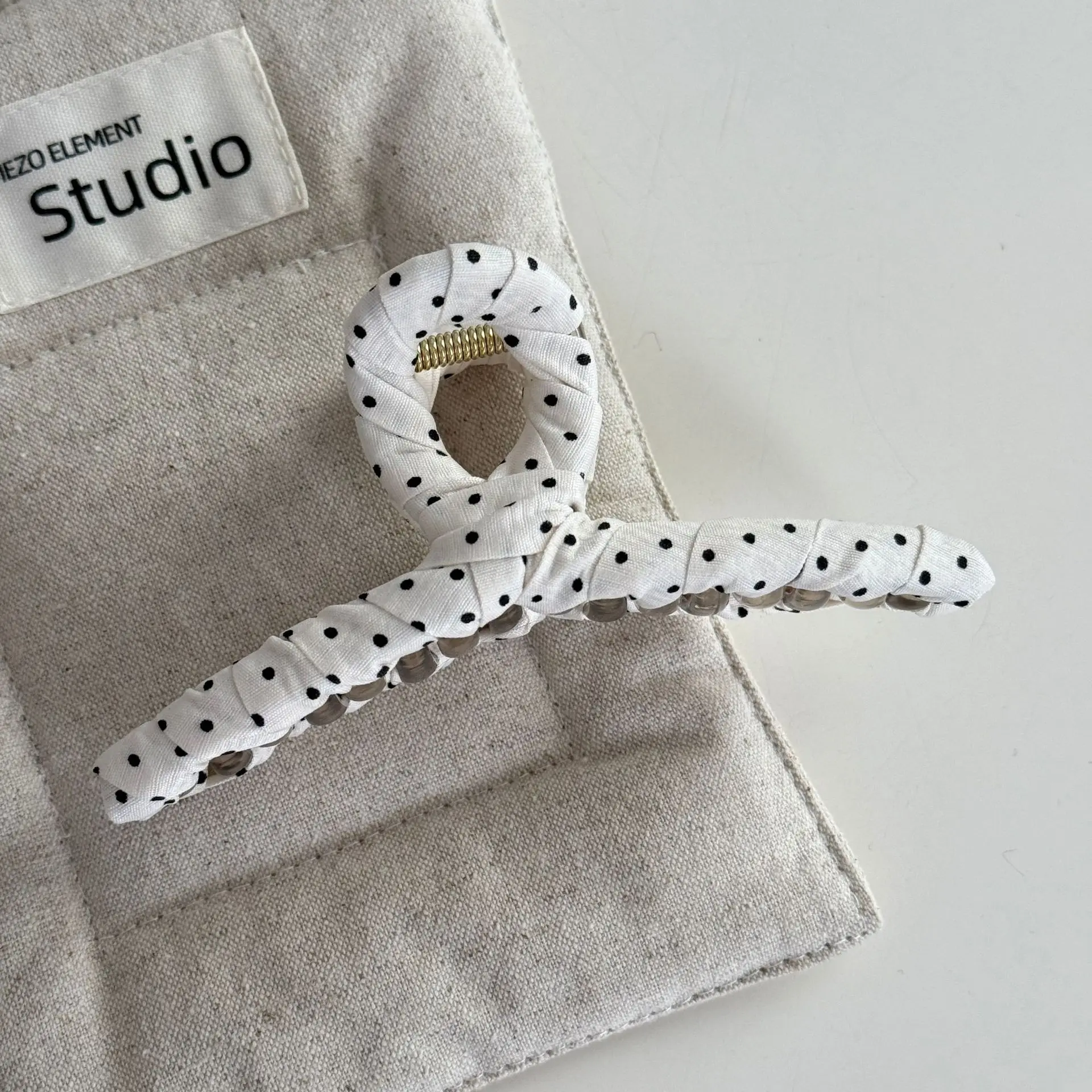Elegant Polka Dot Bow Hair Claw Clip - Black & White Fashion Accessory