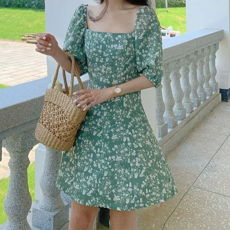 

Женское летнее зеленое пикантное приталенное платье с квадратным вырезом и коротким рукавом, а-силуэт, сказочное Цветочное платье, элегантное Хлопковое платье