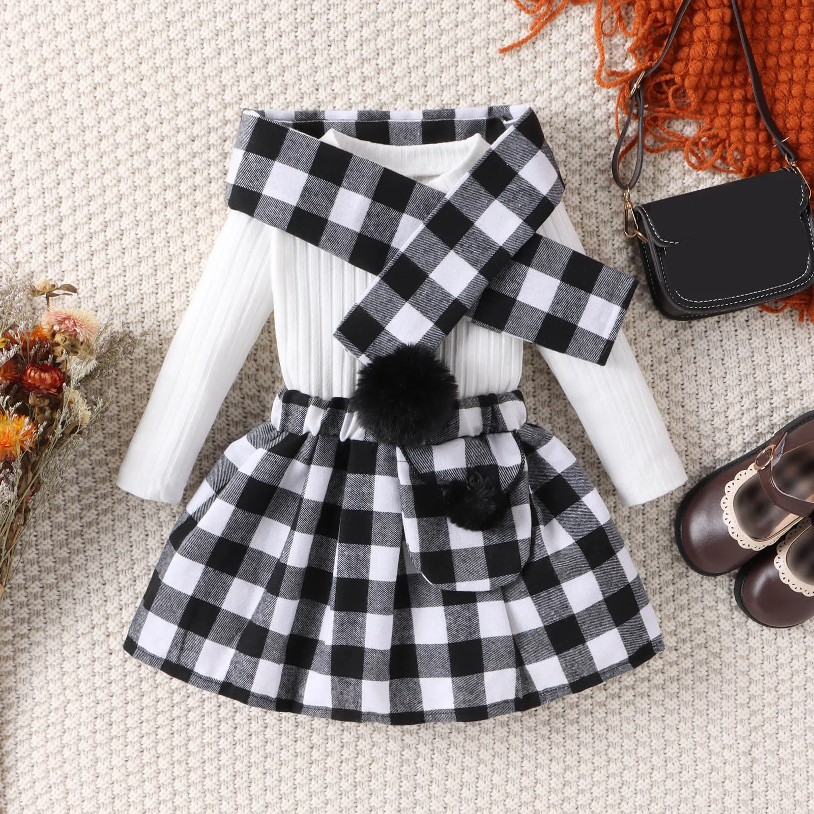 

1 2 3 4 5Y Baby Girls Christmas Outfits Solid T-Shirt+Red Plaid Skirt+Scarf Children Clothes Sets For Girls Christmas Clothes