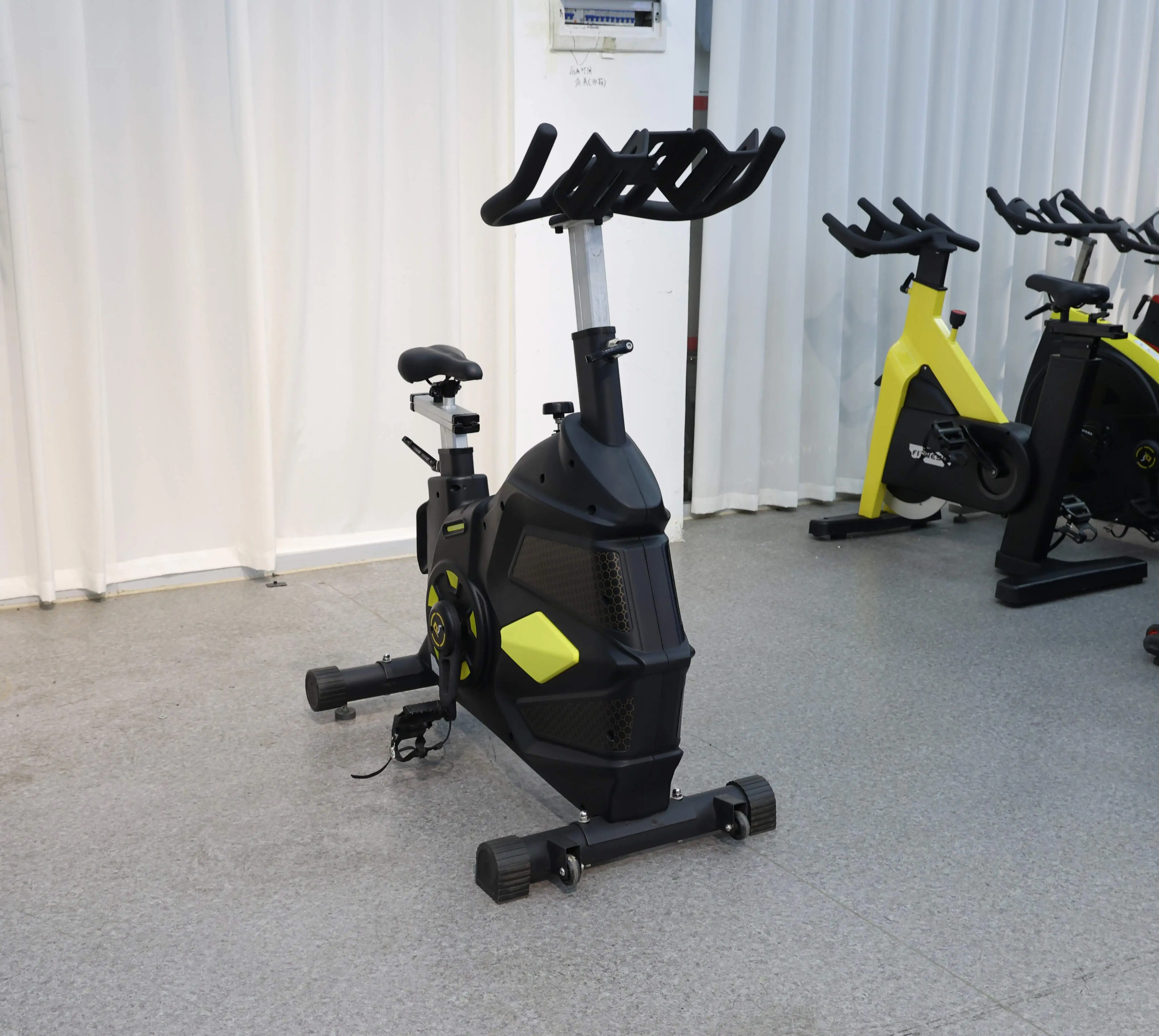 Spinning Bike Indoor Aerobic Exercise Gym Indoor Exercise Machine Commercial Spin Bike Bicicletta Magnetica Home Spinning Bike