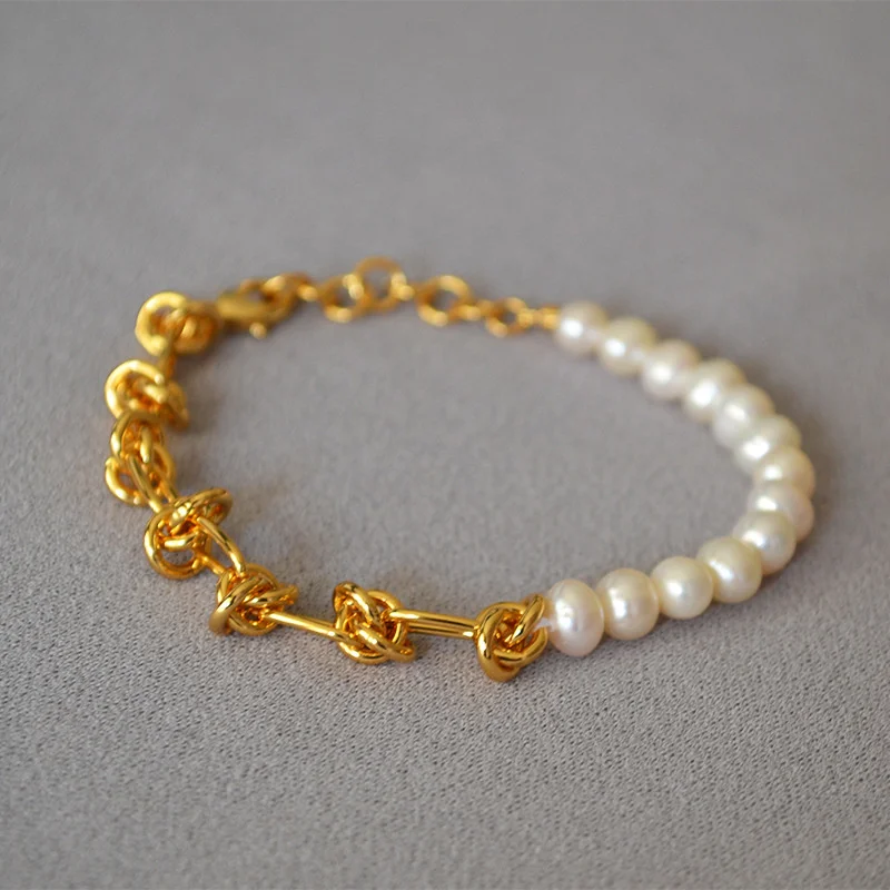 

New trendsetter brass gold-plated thorny chain, freshwater pearl splicing, sweet and cool style, exaggerated bracelet, female